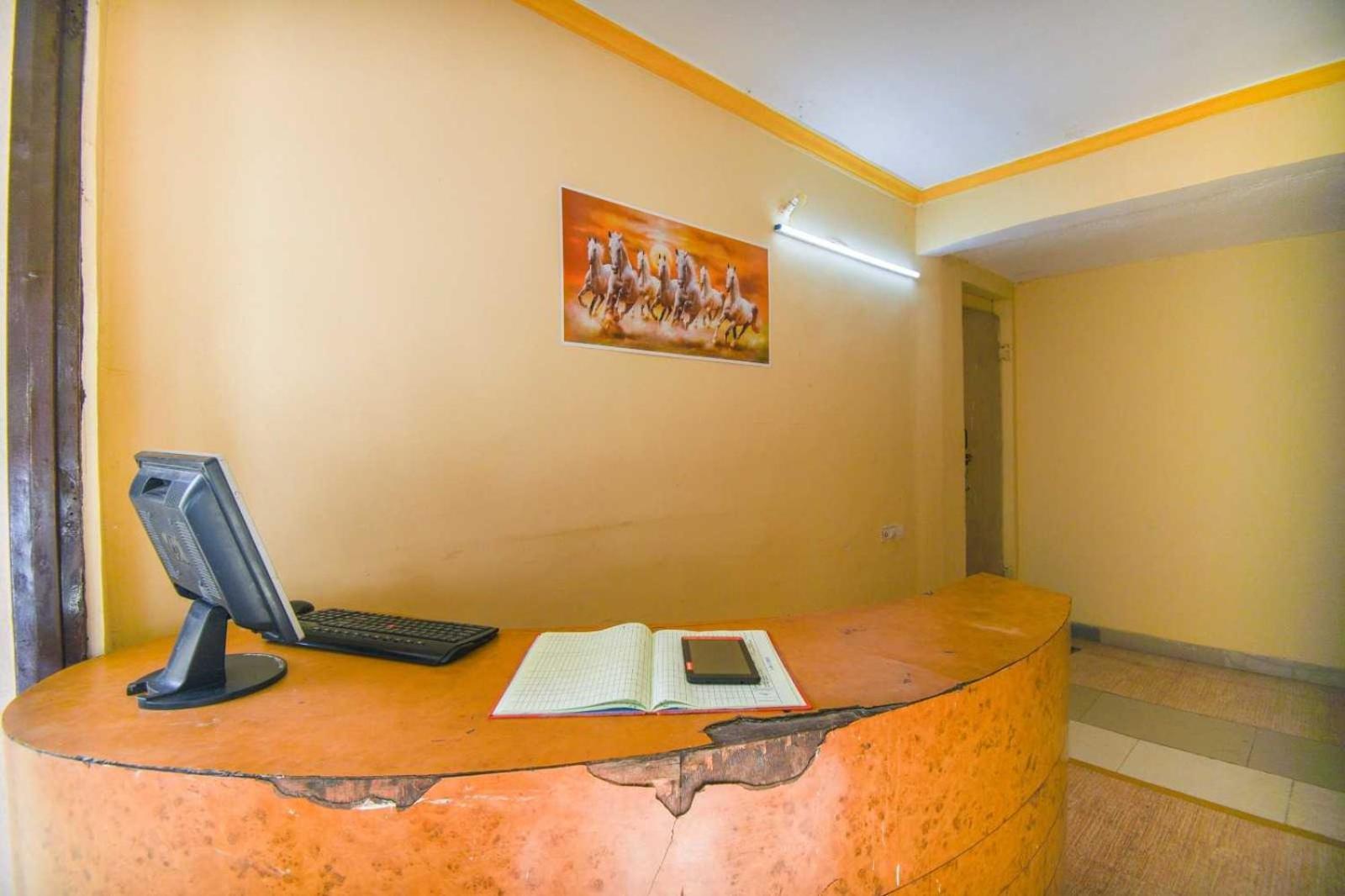Hotel O Renuka Lodging And Boarding Poona Buitenkant foto